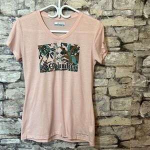 Columbia peach v-neck graphic t-shirt size small